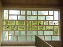 Dillingen, Fontaine (?), Fenstergestaltung