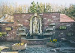 Schwalbach, Gier, Brunnen