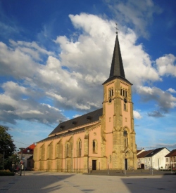 Dillingen-Pachten, Pfarrkirche St. Maximin und die 14 Nothelfer